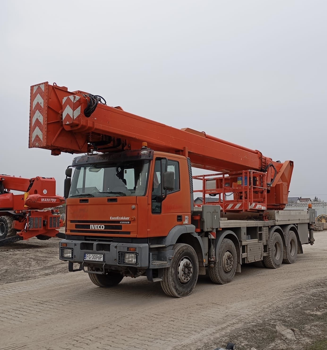 Podnośnik koszowy ELEKTRO-BUD na podwoziu IVECO EuroTrakker